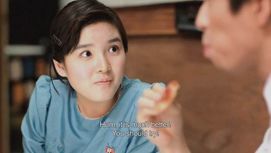 De la Vest la Est. De la Formă la Conținut