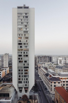 Obsesia banalului / fotograful Dacian Groza