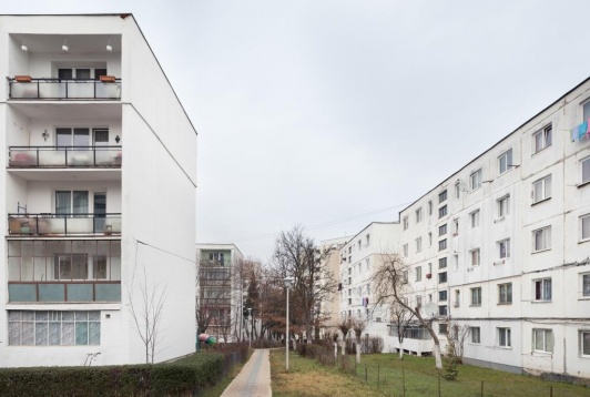 Obsesia banalului / fotograful Dacian Groza