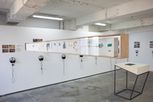 În jurul mesei cu grupul artistic Mixer 