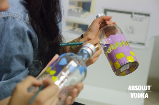 Invitație la inspirație de la UNArte și ABSOLUT