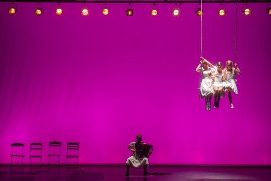 Macaz industrii creative