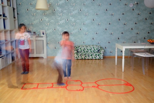 Play&Rewind- Amintiri, jocuri şi poveşti în designul românesc