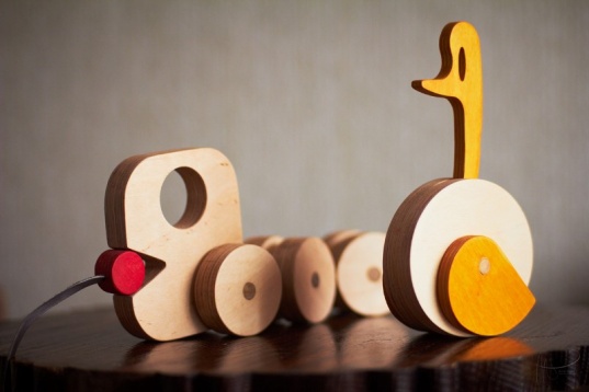 Play&Rewind- Amintiri, jocuri şi poveşti în designul românesc