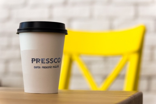 Cafea proaspăt prăjită și accente de design, în direct de la Baia-Mare