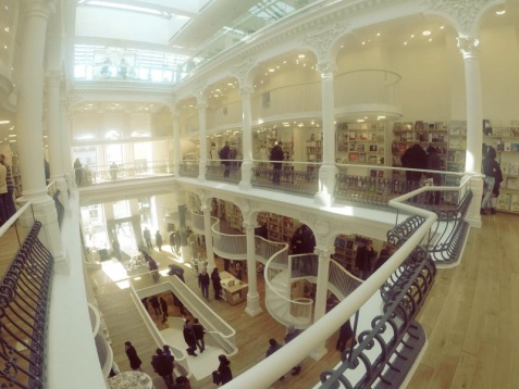 În Carusel, de dimineața până seara