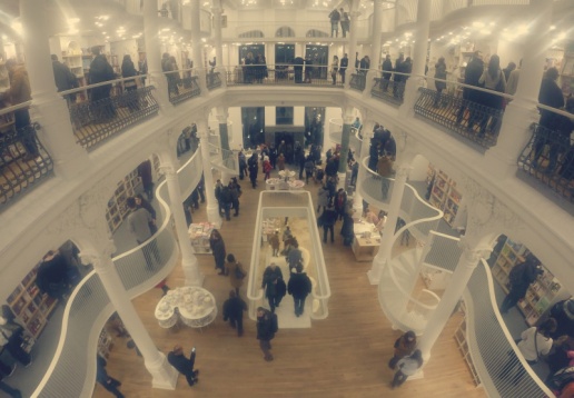 În Carusel, de dimineața până seara