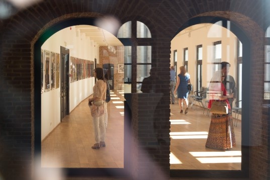  De la han comercial la pasaj al artelor