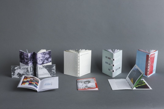 ANDREEA MIHAIU // GRAPHO_MAT