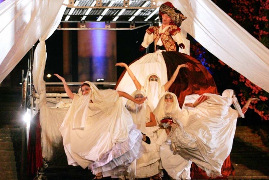 Bucureştiul redevine tărâm de poveste