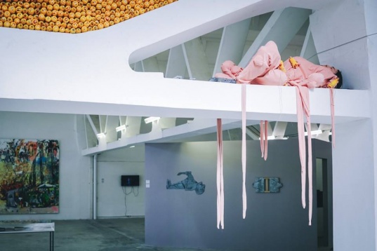 A început Art Encounters