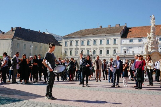 A început Art Encounters