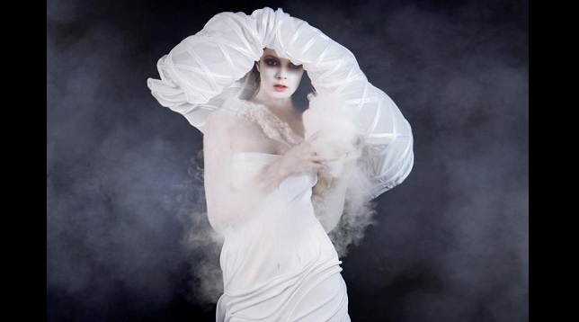 Andreea Postelnicu Stoian // Evanescent