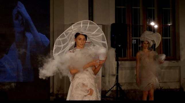 Andreea Postelnicu Stoian // Evanescent