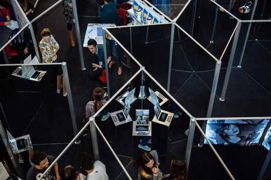 Mix de oglinzi și gânduri