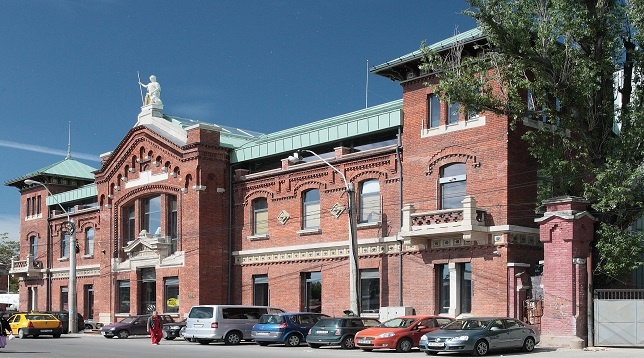 THE ARK // Today's Bucharest seen by tomorrow's artists