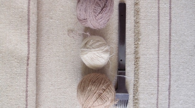 COMBIC // Playing with objects