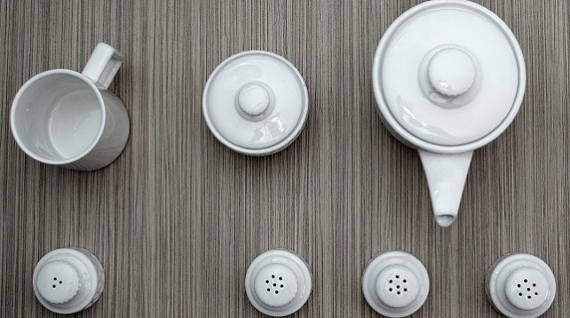 COMBIC // Playing with objects