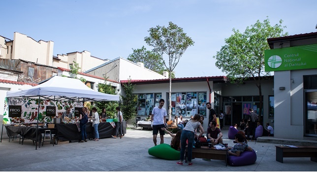 CNDB // Centrul Național al Dansului București își mobilează curtea