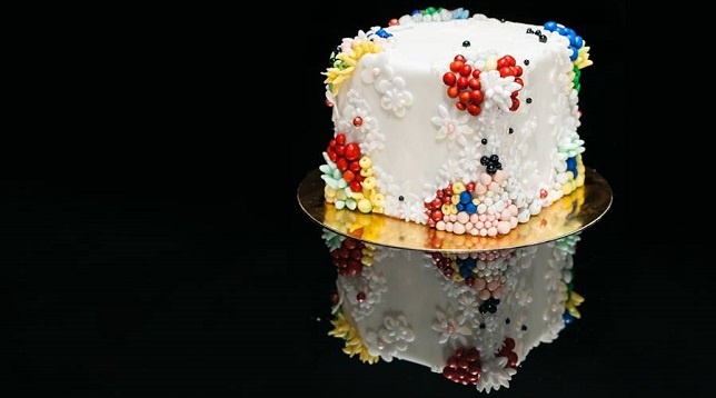 MAISON V // The Hedonism of Ephemereal Art