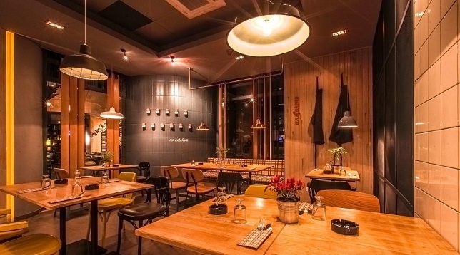 STADIO RESTAURANT CU ATRIUM // Color me smart!