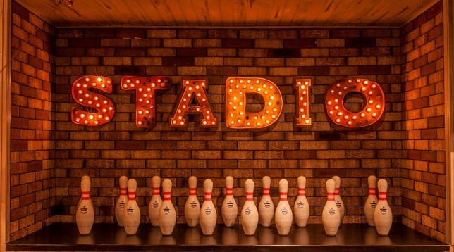 STADIO RESTAURANT CU ATRIUM // Color me smart!