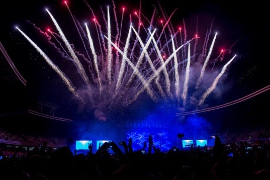 ABSOLUT CALL FOR UNTOLD 