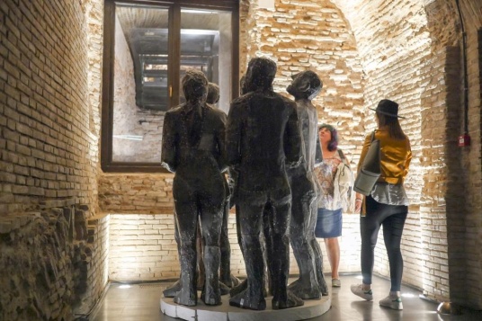 Peste 60,000 de persoane au participat la Noaptea Albă a Galeriilor 