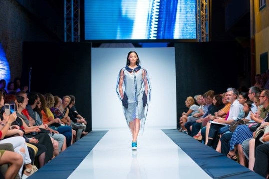 Anca Maxim // Vibrații 