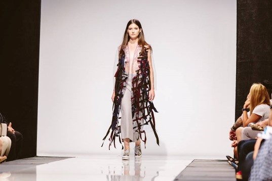 Anca Maxim // Vibrații 