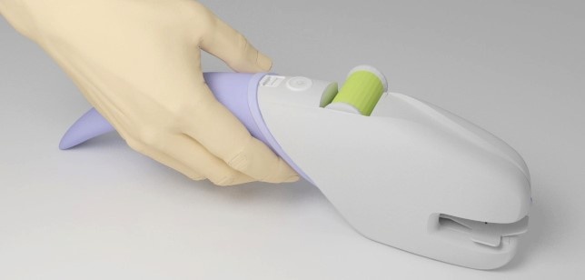 Bianca Arhot // Mașina de cusut portabilă