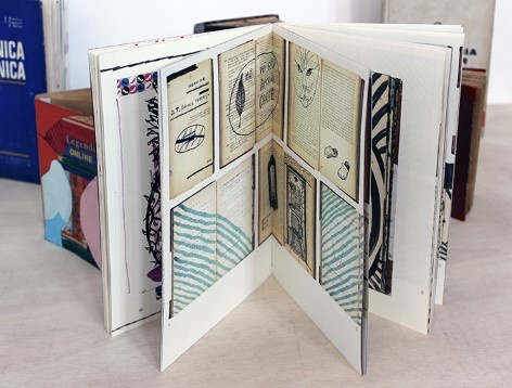 Miruna Popescu // Intervenție în bibliotecă 