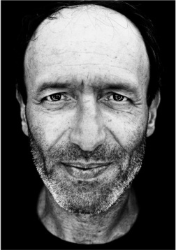 Raluca Mărgescu // Man at work 