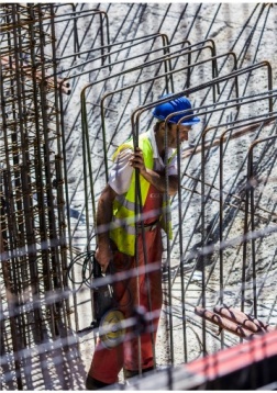 Raluca Mărgescu // Man at work 