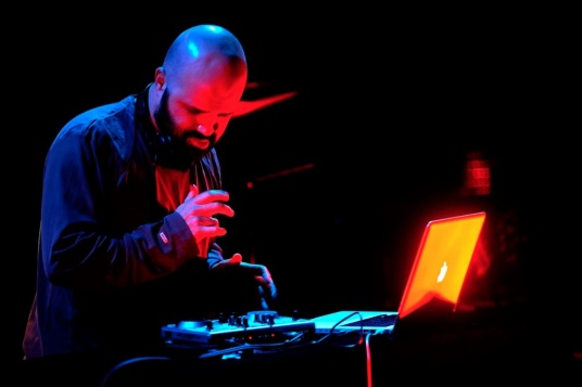 Noul album Electric Brother, audiție în sistemul Dolby Atmos