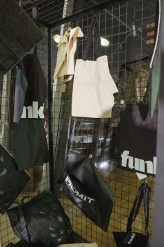 Pop-up Store-ul Diploma la cafeneaua The Institute