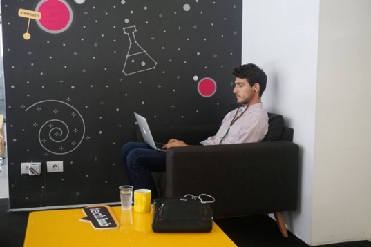 INTERNETICS MONTHLY REVIEW - MAI 2017