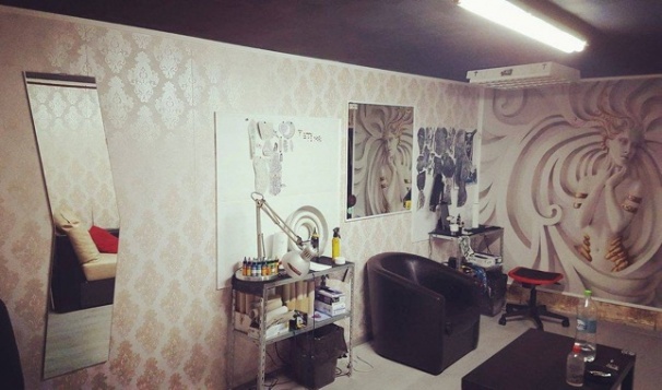 CREATIVE CRIBS #4 / Ioana Neguțu, tattoo artist