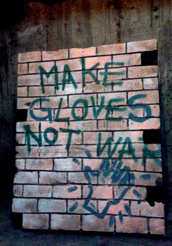 Vasile Alexandru Puchianu // Zid, colaj est-european