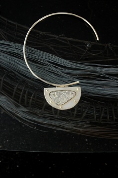 CLAUDIA PUȘCAȘIU // BLACK HOLE