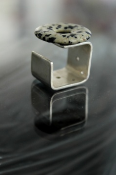 CLAUDIA PUȘCAȘIU // BLACK HOLE