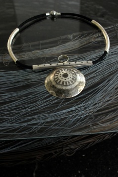 CLAUDIA PUȘCAȘIU // BLACK HOLE