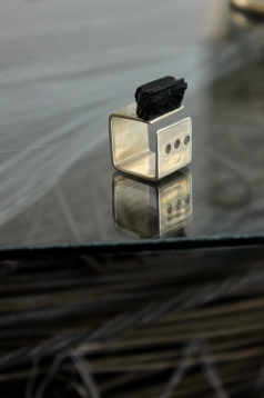 CLAUDIA PUȘCAȘIU // BLACK HOLE