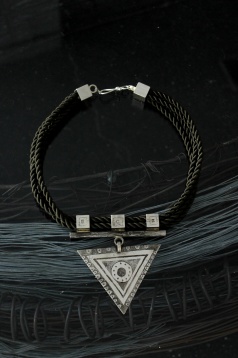 CLAUDIA PUȘCAȘIU // BLACK HOLE