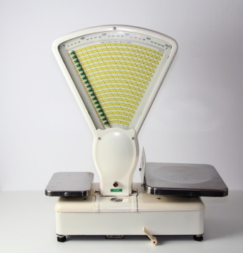 Expoziţie cu obiecte de design cehoslovac găsite în România