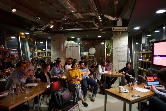 Deadline Extension 20 noiembrie: Înscrieri pentru cea de-a zecea ediție Școala ADC - Bursă UniCredit Bank primului admis