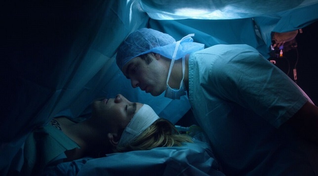 „Reparându-i pe cei vii” – un film despre fragilitatea teribilă a vieții