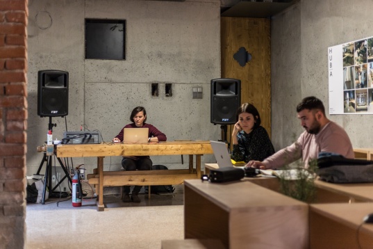 CREATIVE CRIBS #10 / Welcome to the Hub