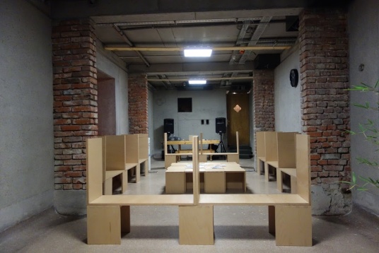 CREATIVE CRIBS #10 / Welcome to the Hub