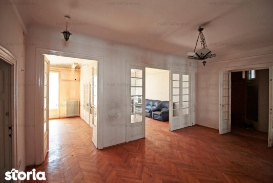 Gard în gard cu Grădinile Cișmigiu